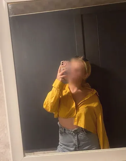 Amira, 23