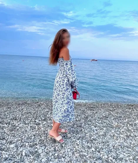 Anna, 39