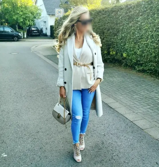 Aya, 34