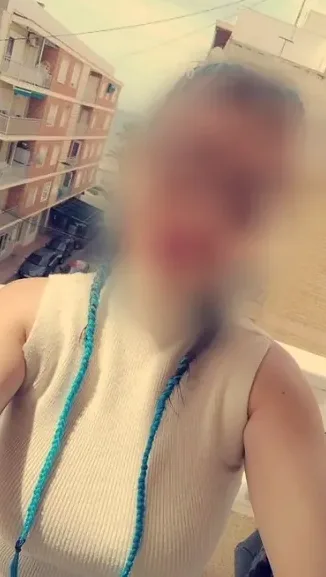 Ellie, 32