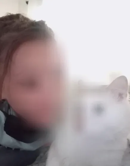 Emilie, 38