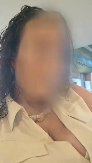Emina, 39