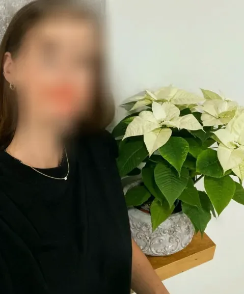 Emma, 37