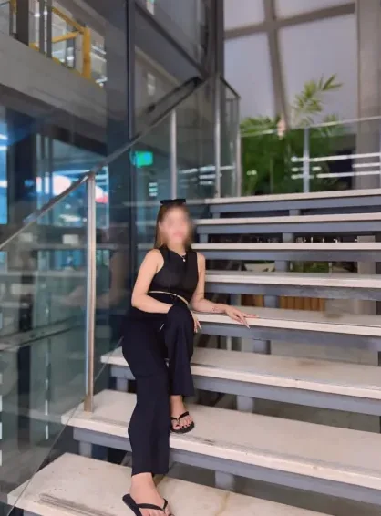 Maja, 23