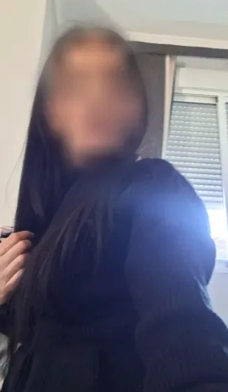 Nadia, 39