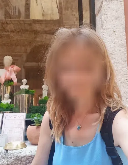 Nadia, 39