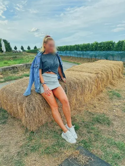 Signe, 38