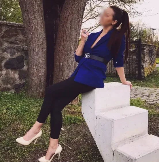 Tilde, 35
